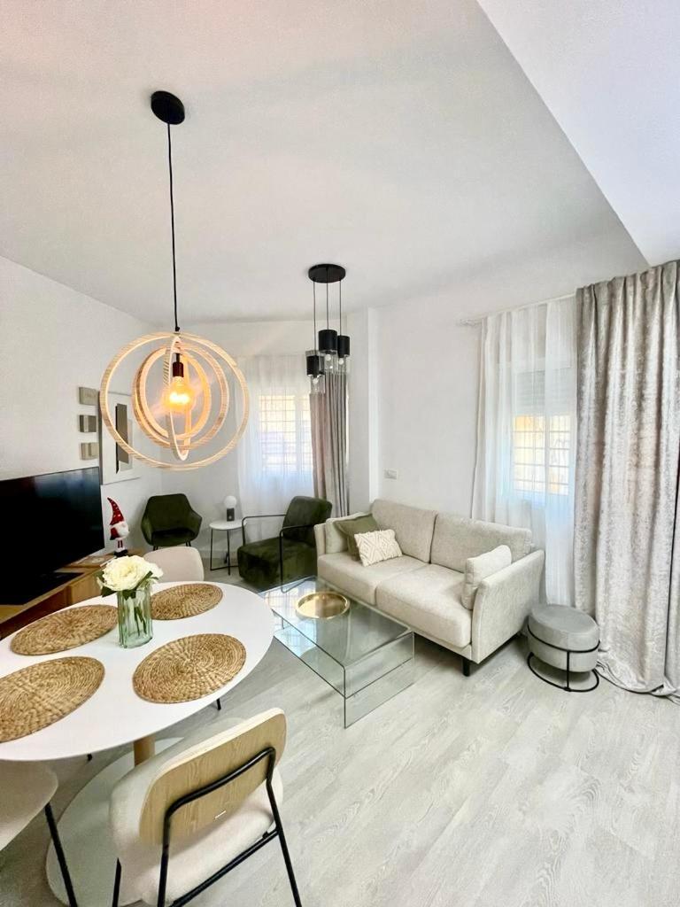 Apartament Historical Centre! Private Terrace & Gym-near Public Parking *