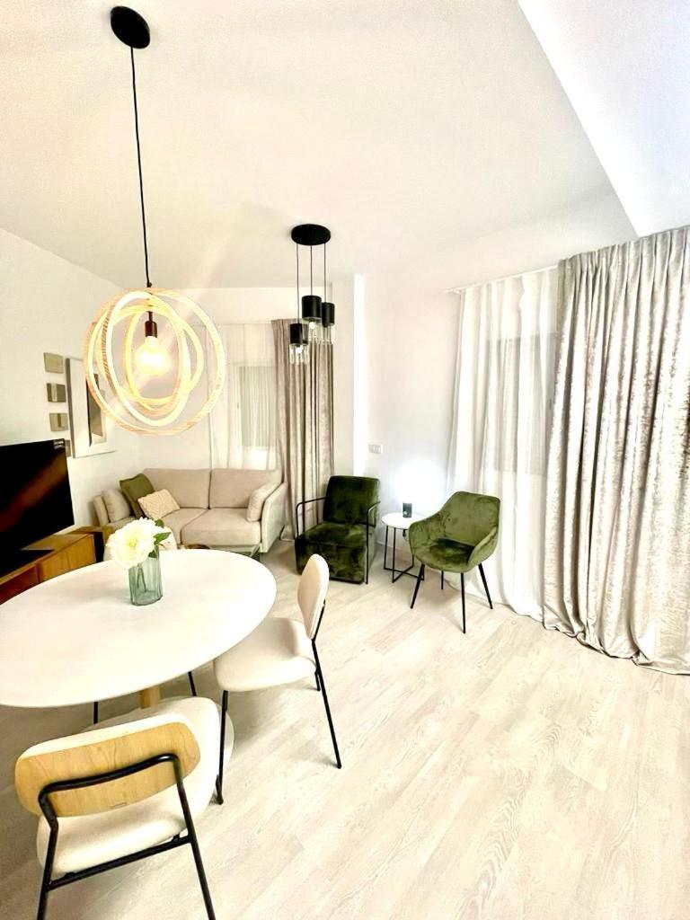 Historical Centre! Private Terrace & Gym-near Public Parking Màlaga